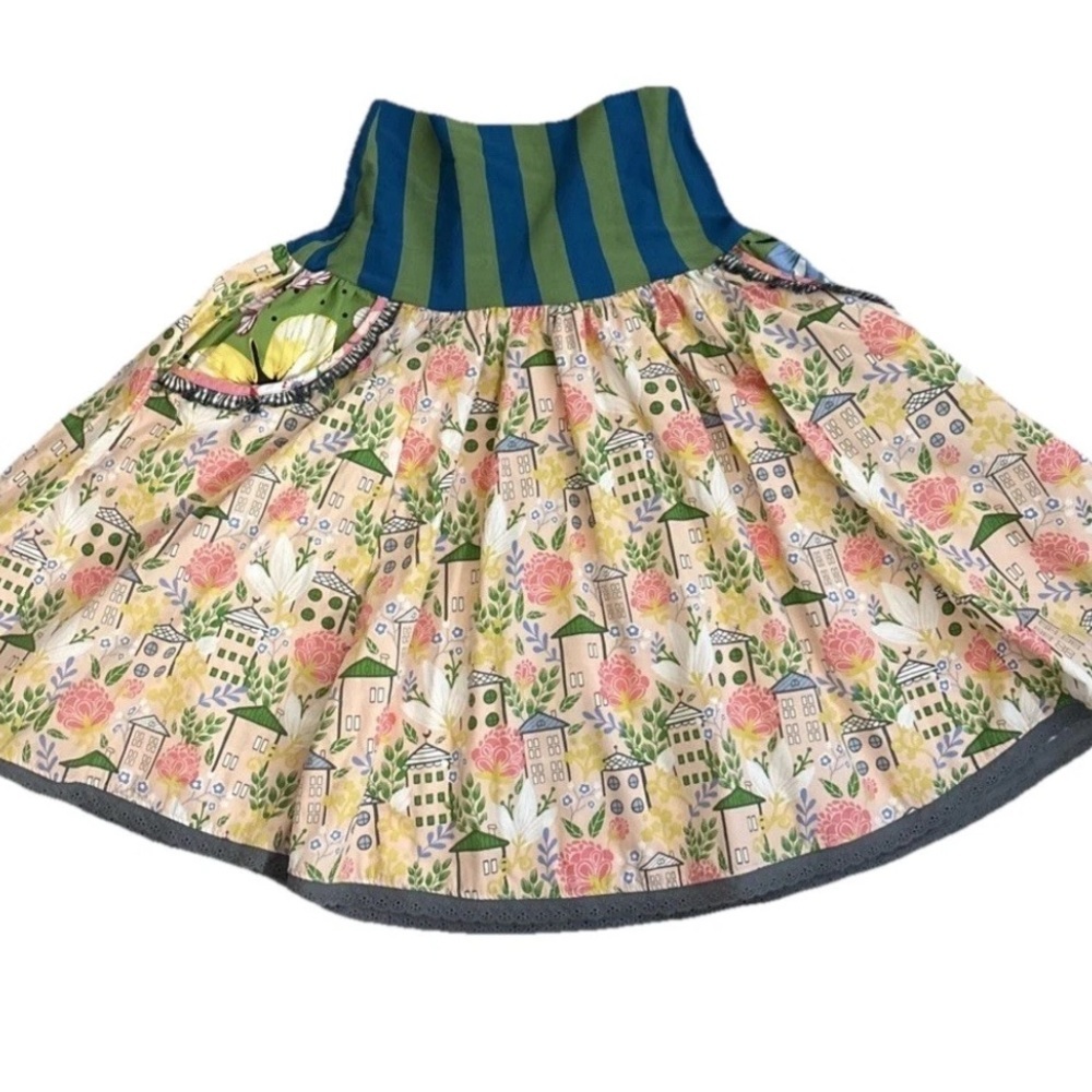 Matilda Jane Colorful Print Women’s Skirt Size Small w/Pockets & Lace Trim